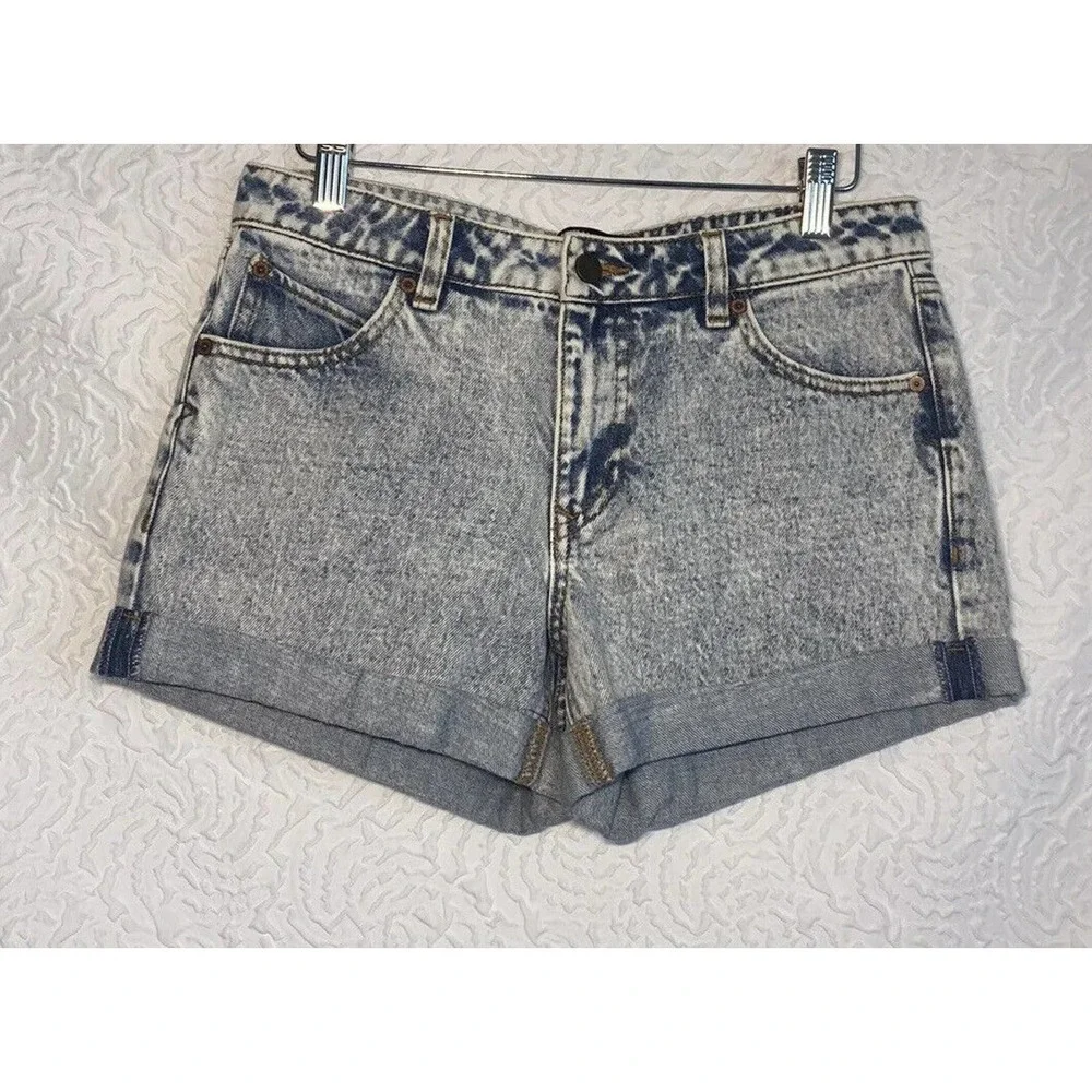 Volcom Women’s Jean Shorts Boyfriend Fit Stone Wash Denim Size 26
